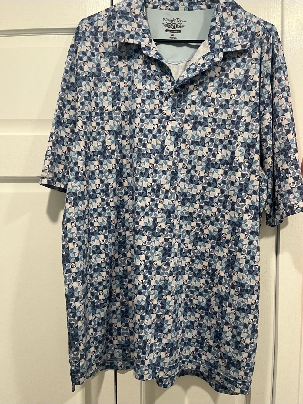 Men’s straight down golf shirt